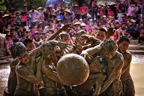 Photos of Amazing World Traditions .